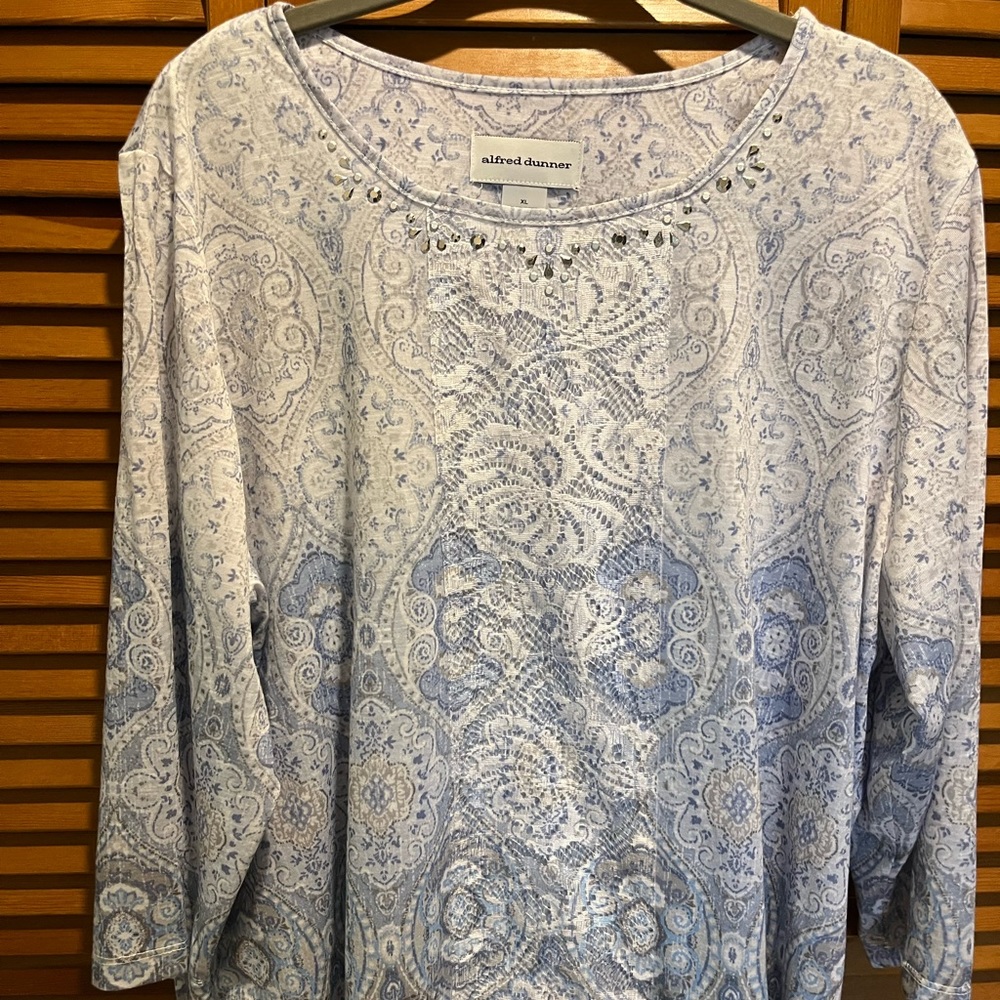 42. WOMENS ALFRED DUNNER XL DETAIL TOP